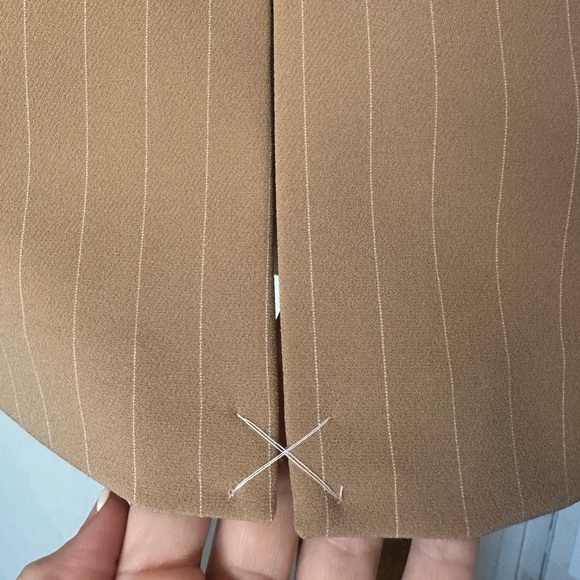 NWOT Express Editor High Waisted Pinstripe Pencil Skirt - Picture 8 of 9